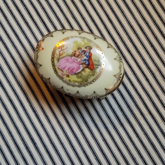 🗝Arnart Japan Porcelain Trinket Box🗝 - Picture 1 of 6
